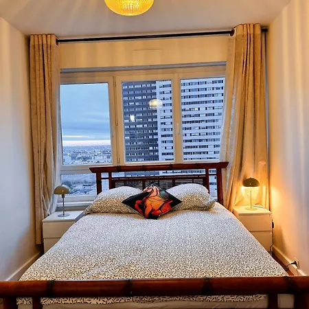 Paris View , Direct Access, 10 People