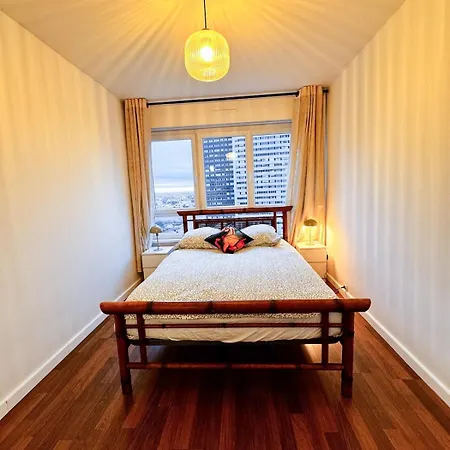 Апартаменты Paris View , Direct Access, 10 People Курбевуа