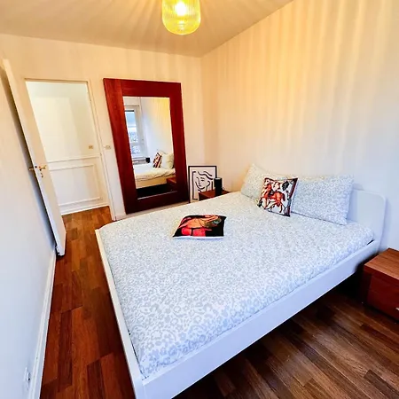 Апартаменты Paris View , Direct Access, 10 People *